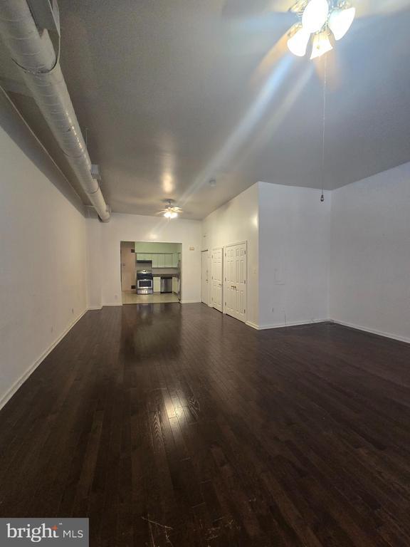 Building Photo - 1304 Walnut St