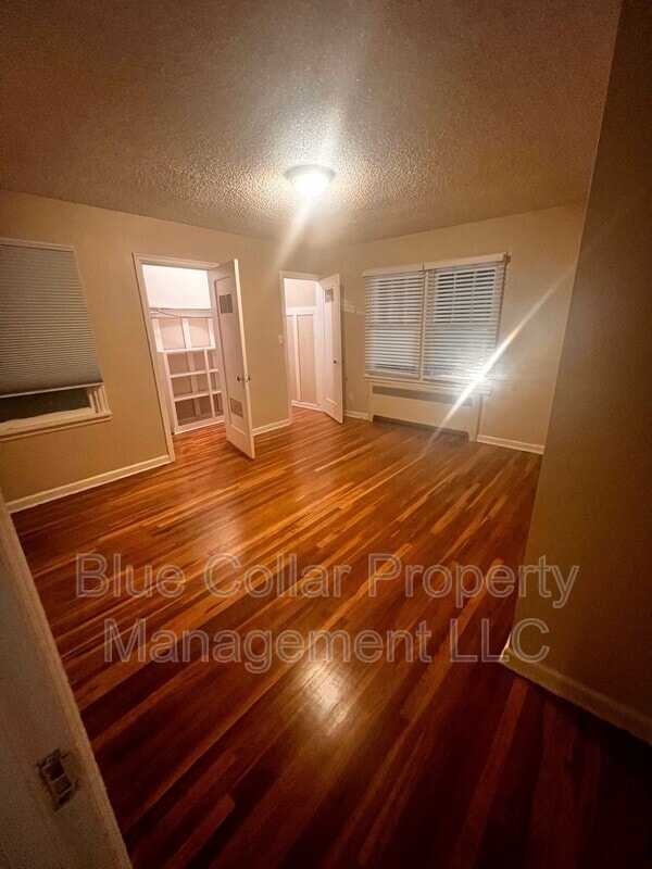 Building Photo - 213 Locust St