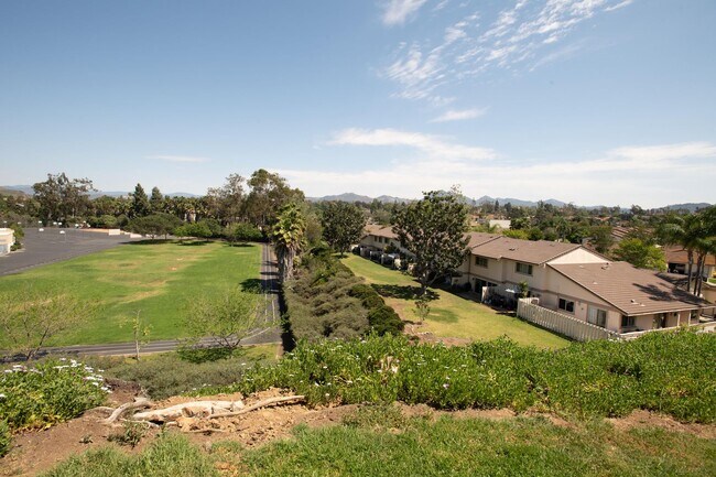 Building Photo - Great Townhome located in the 4S ranch next to Westwood elementary