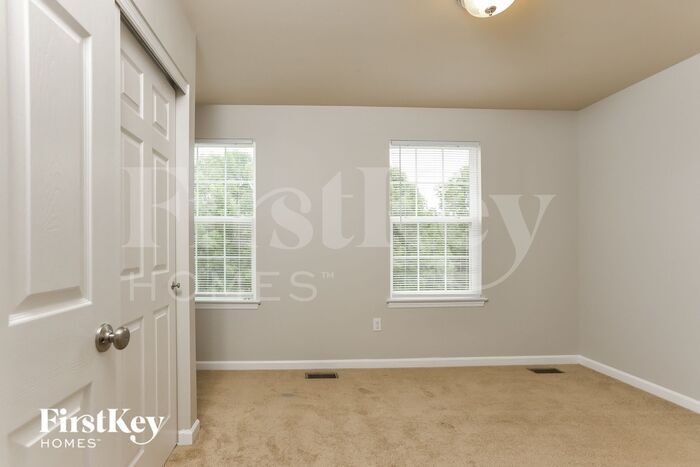 Building Photo - 913 Carpathian Dr