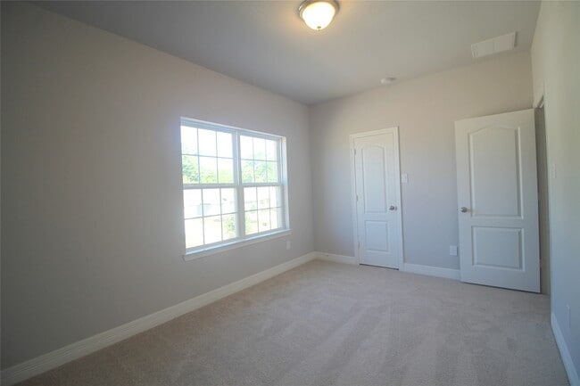 Building Photo - 3419 Hughes Mdw Wy