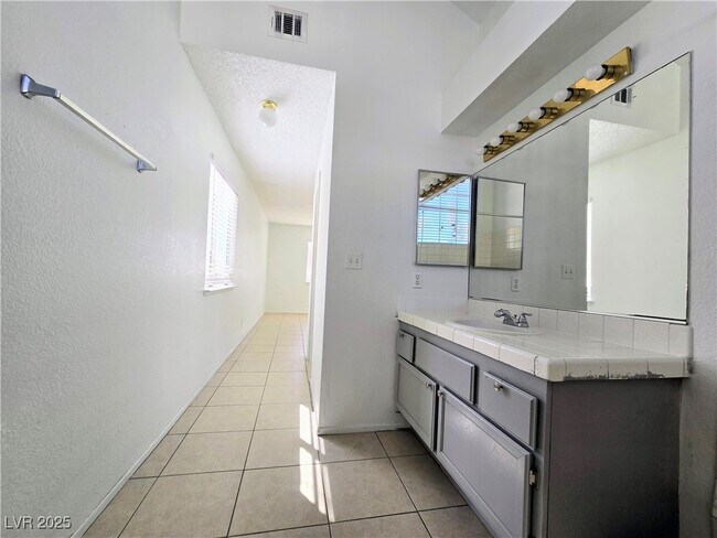 Building Photo - 5797 Cedar Ave