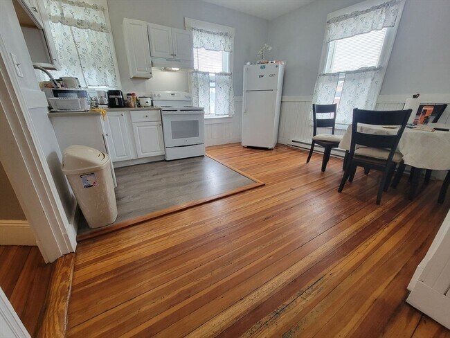 Building Photo - 139 Franklin St