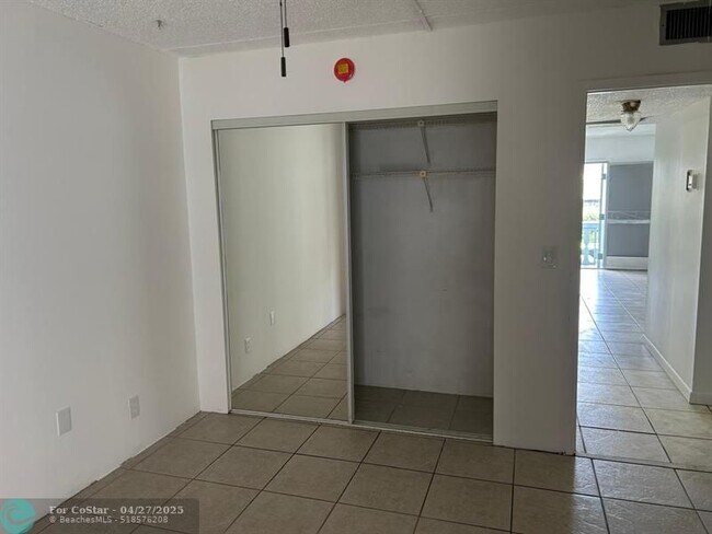 Building Photo - 2200 Springdale Blvd