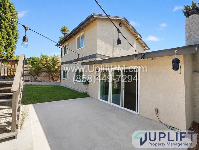 Building Photo - 6234 Rose Lake Ave