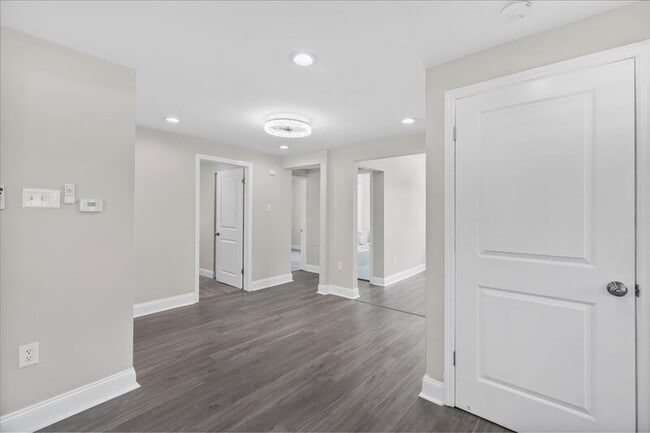 Building Photo - 545 Nassau Ave