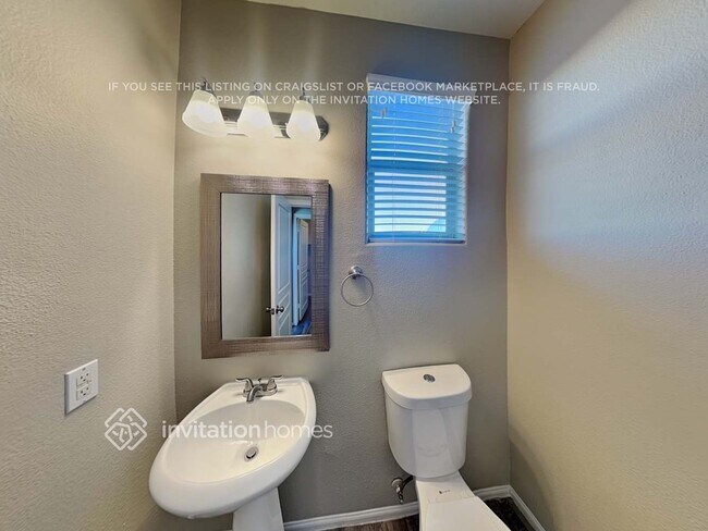 Building Photo - 556 Bayo Canyon Ct