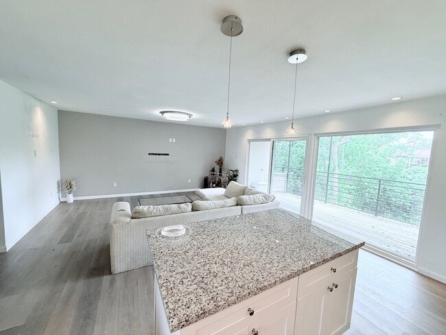 Building Photo - 8211 Katy Fwy