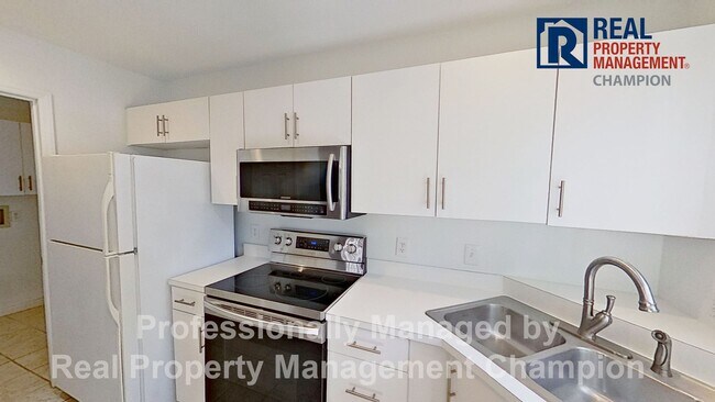 Building Photo - 3825 Mayfield Ct