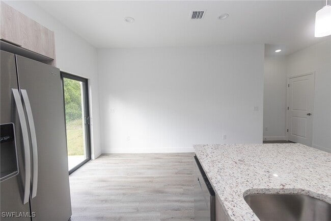 Building Photo - 5023 N Dogwood Cir