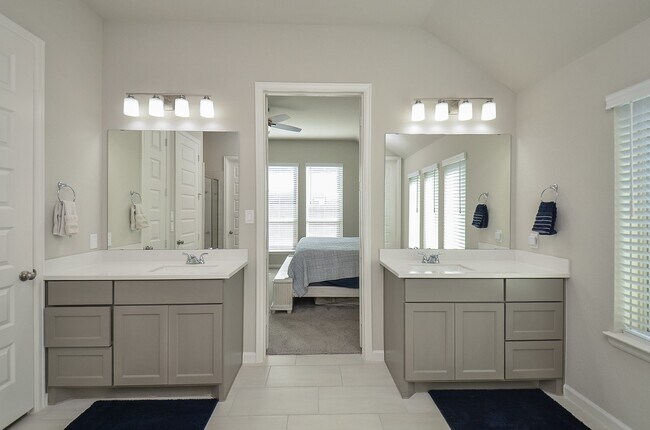 Building Photo - 30247 Gold Finch Pl