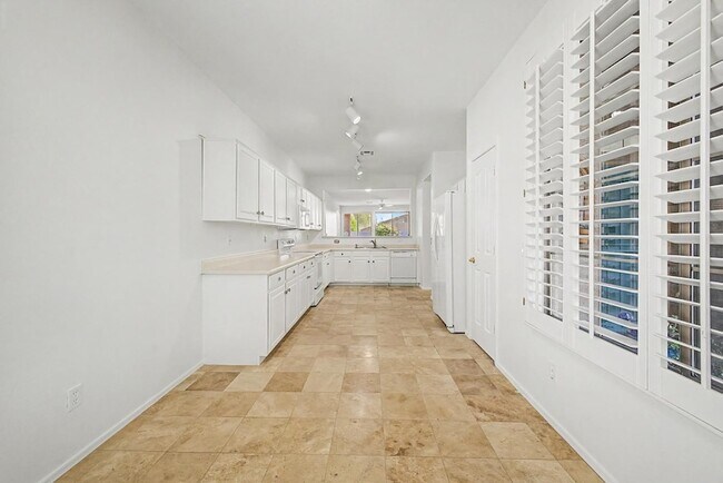 Building Photo - 7263 E Whispering Wind Dr