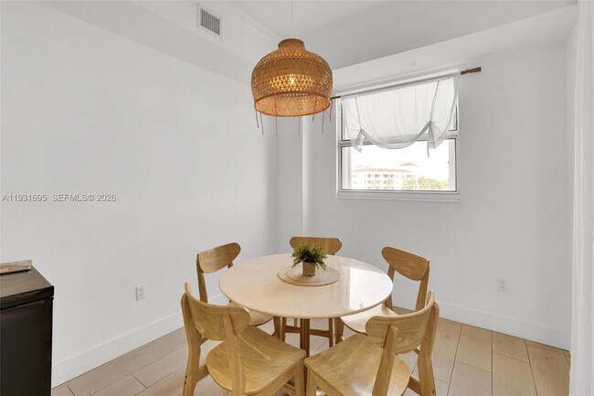 Building Photo - 735 Crandon Blvd