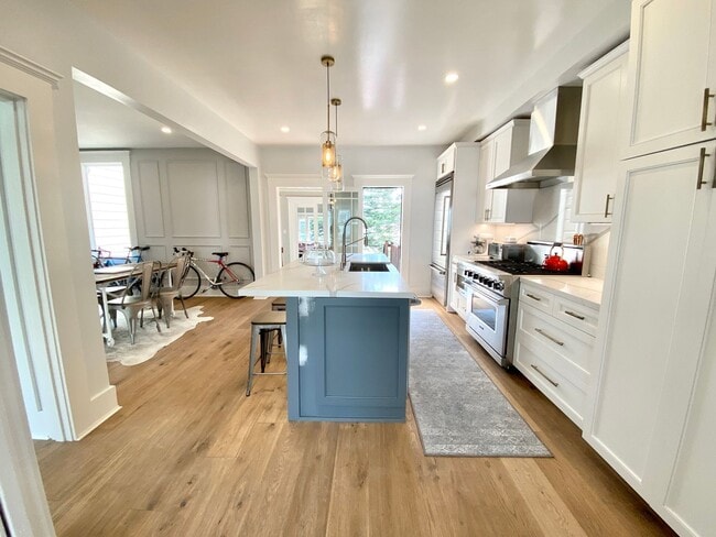 Building Photo - Gorgeous Richmond Home w/Deck and Yard