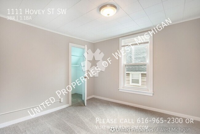 Building Photo - Available Now | 3 Bedroom 1.5 Bath Single ...