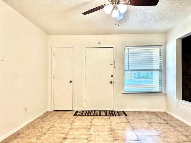 Building Photo - 1528 Angel Fire Dr