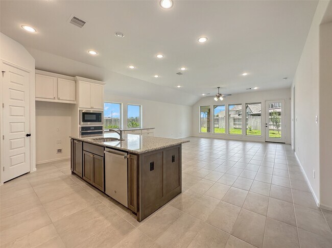Building Photo - 5603 Ash Vly Dr