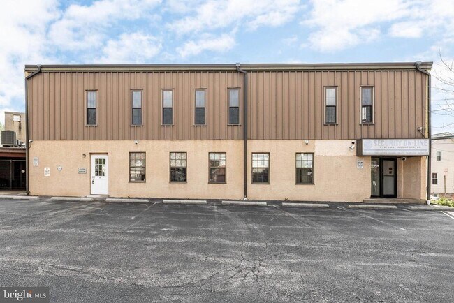 Building Photo - 26 E Mt Pleasant Ave