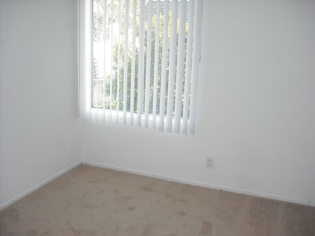 Building Photo - 1851 Fisher Dr