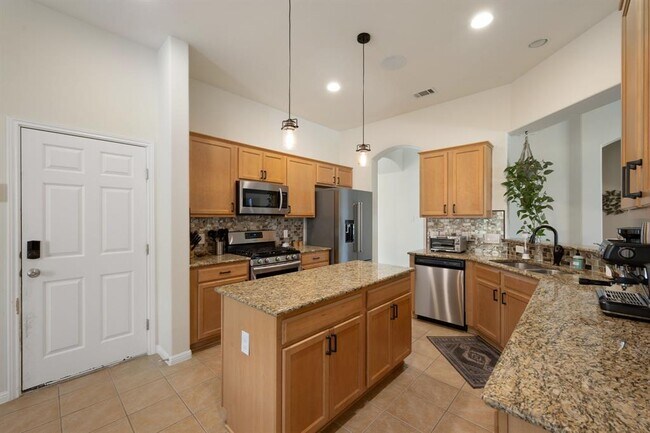 Building Photo - 2405 Tumbling River Dr