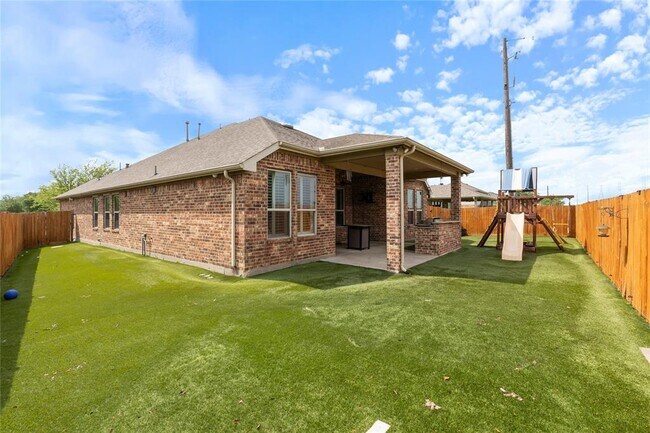 Building Photo - 3306 Benbrook Springs Ln