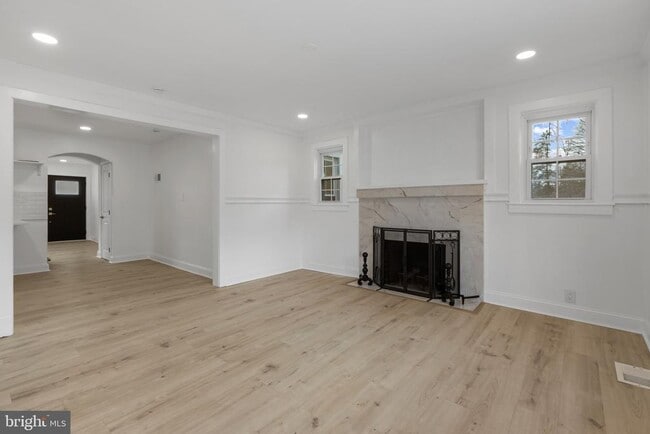 Building Photo - 3284 Annandale Rd