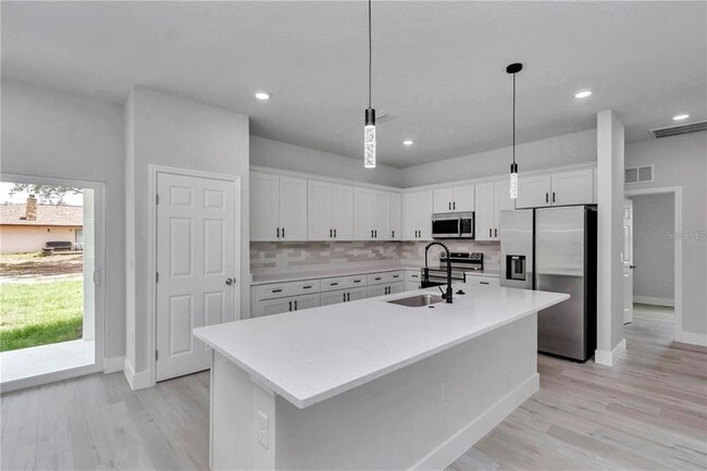 Building Photo - 14935 SW 24th Cir