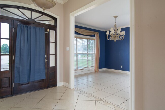 Building Photo - 6102 Coty Dr