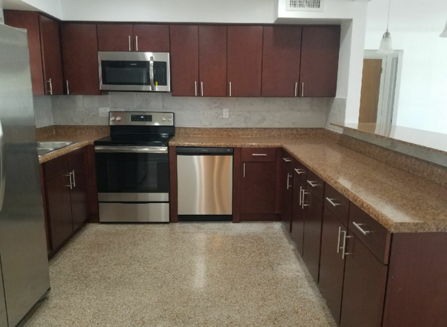 Building Photo - 1420 S Betty Ln