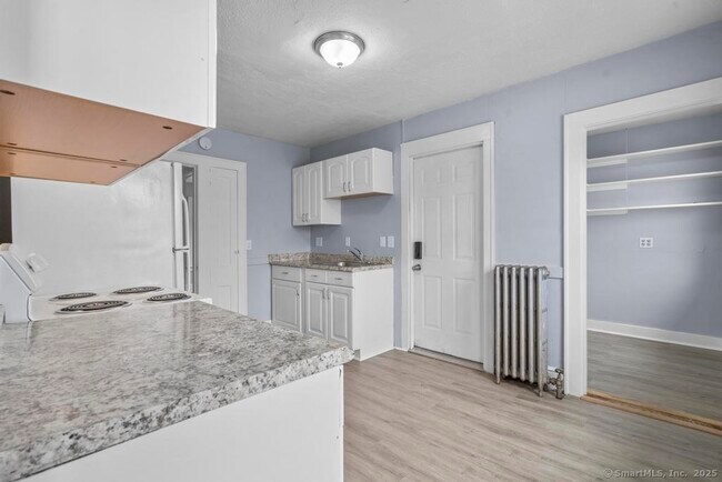 Building Photo - 52 Jacobs St