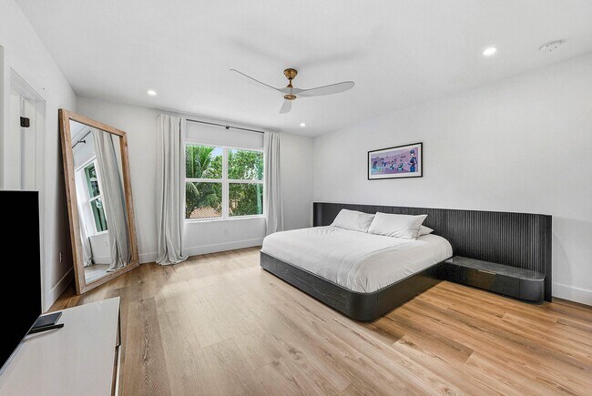 Building Photo - 4310 Buttonwood Dr