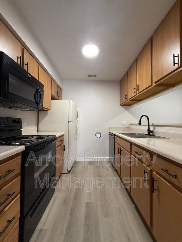 Building Photo - 2384 N 44th St