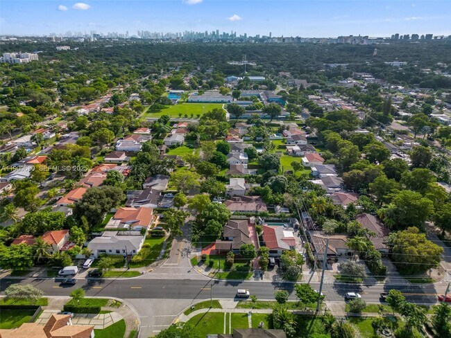 Building Photo - 6150 SW 15th St