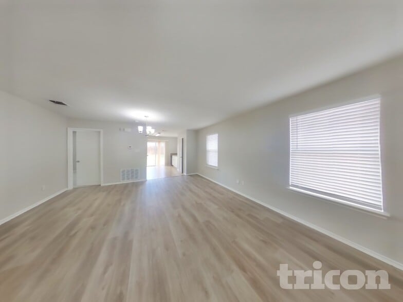 Building Photo - 2726 Candle Ridge Dr