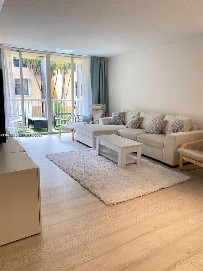 Building Photo - 1350 SE 3rd Ave