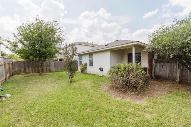 Building Photo - 1409 Molson Lake Dr