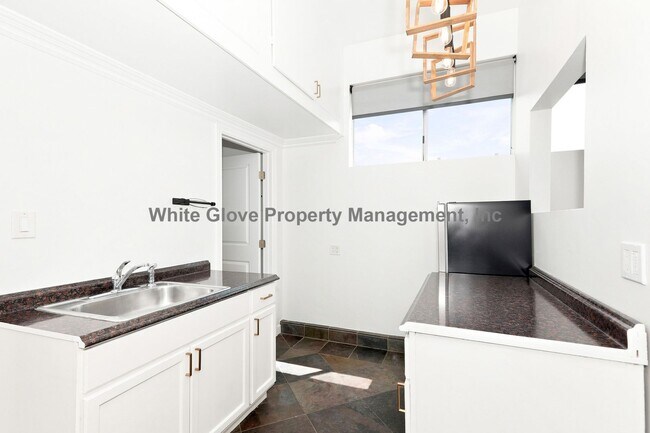 Building Photo - Rare Gated Orange Park Acres 3 Bedroom Property Featuring a Commercial Workshop & Studio