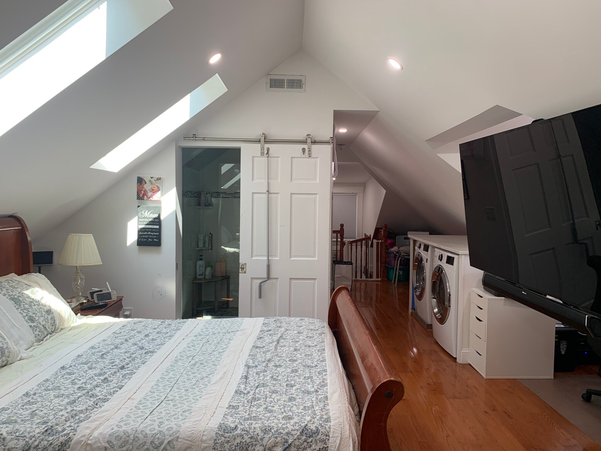 Building Photo - 1045 Adams St