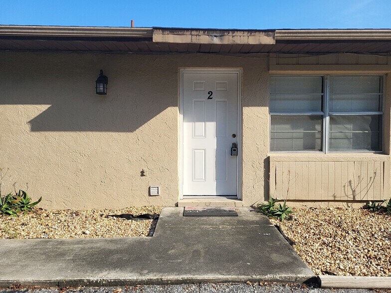 Building Photo - 2540 E Constance Ct