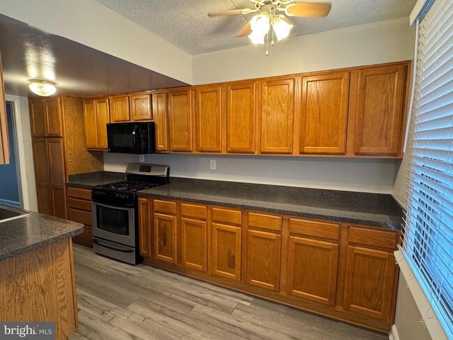 Building Photo - 5245 W Running Brook Rd