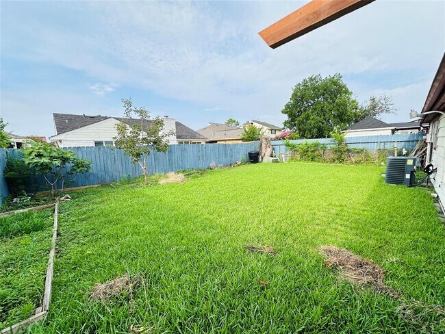 Building Photo - 9523 Stroud Dr