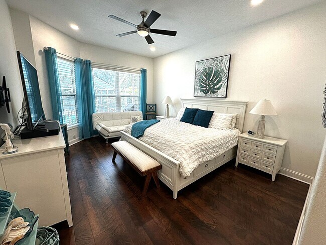 Building Photo - Furnished Six Month Rental - Gorgeous 3/2/2 Pool/Spa Home Tierra Verde