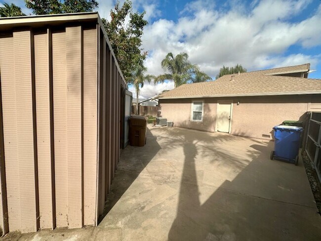 Building Photo - Single Story 3 Bed, 2 Bath in Brentwood