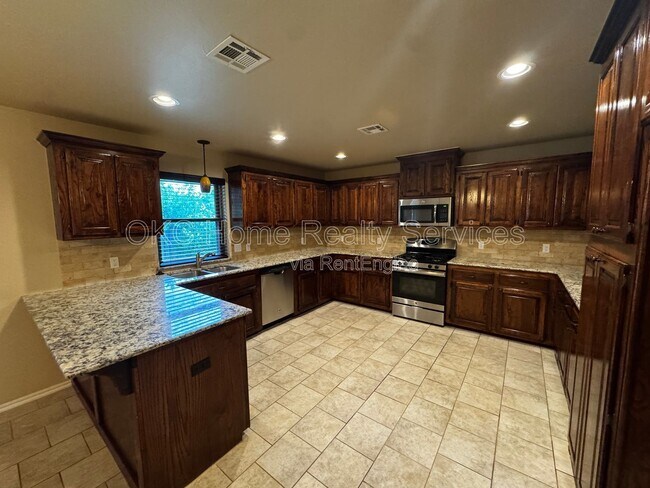 Building Photo - 8020 Kaden Rd