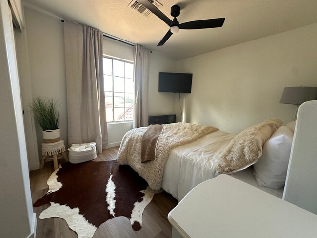 Building Photo - 12700 N 87th Dr