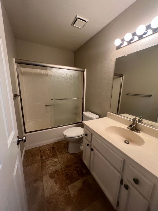 Building Photo - 2520 Beatrice Ln