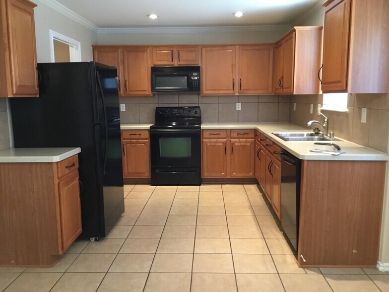 Building Photo - 13149 Cowper Dr