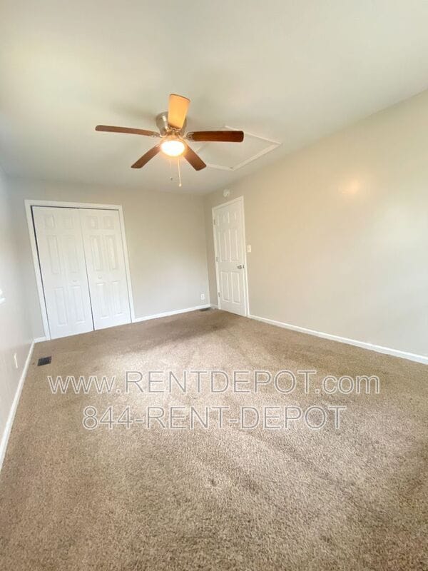 Building Photo - 2035 Hicks Dr