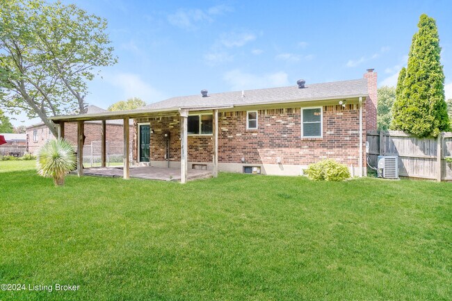 Building Photo - 5911 Carmelwood Cir