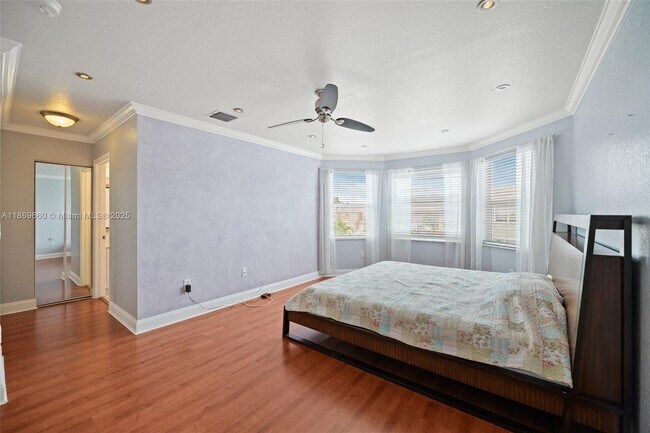 Building Photo - 15376 14th Manor